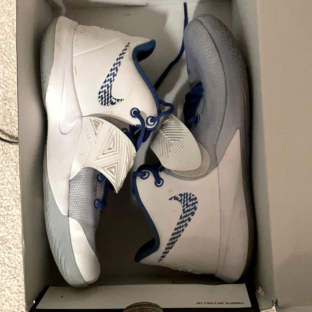 These are Kyrie Irving basketball shoes I put them on once and that’s it